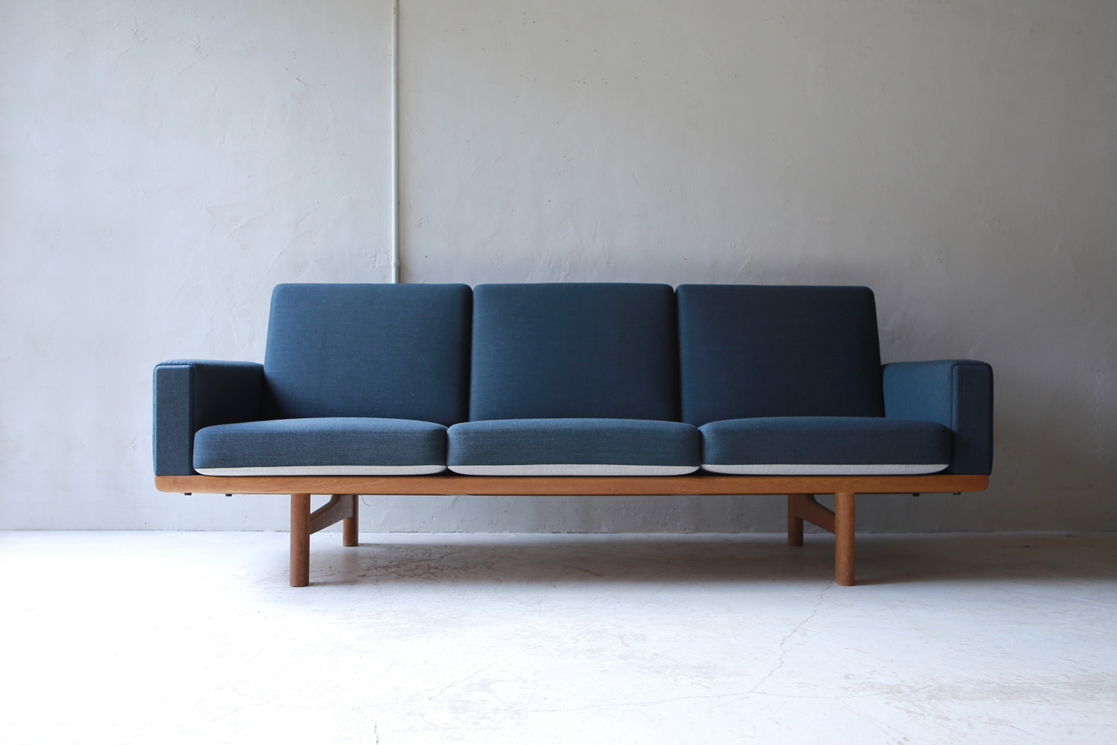3Seat Sofa ” GE236 ” by Hans.J.Wegner | phono | 金沢 北欧 中古家具 
