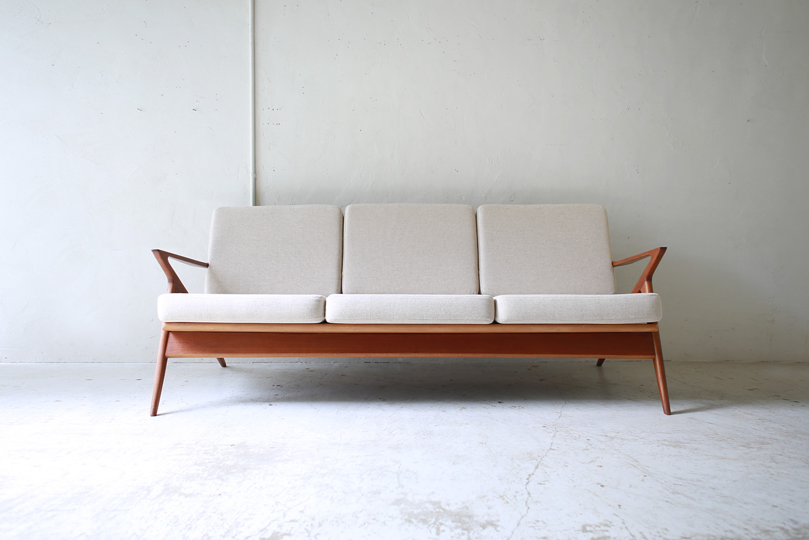 3 Seat Sofa ” Z Sofa ” by Poul Jensen | phono | 金沢 北欧 中古家具 