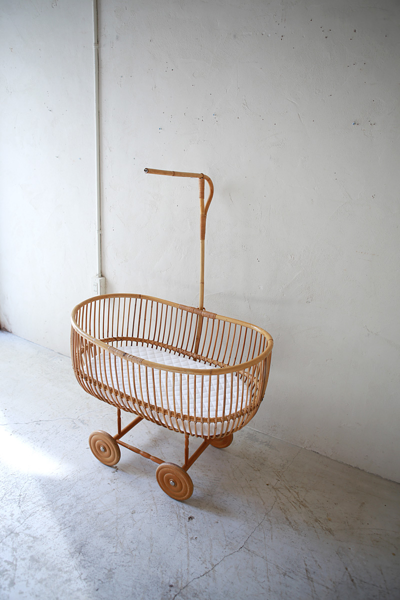 Rattan Baby Bed from the Netherlands | phono | 金沢 北欧 中古家具