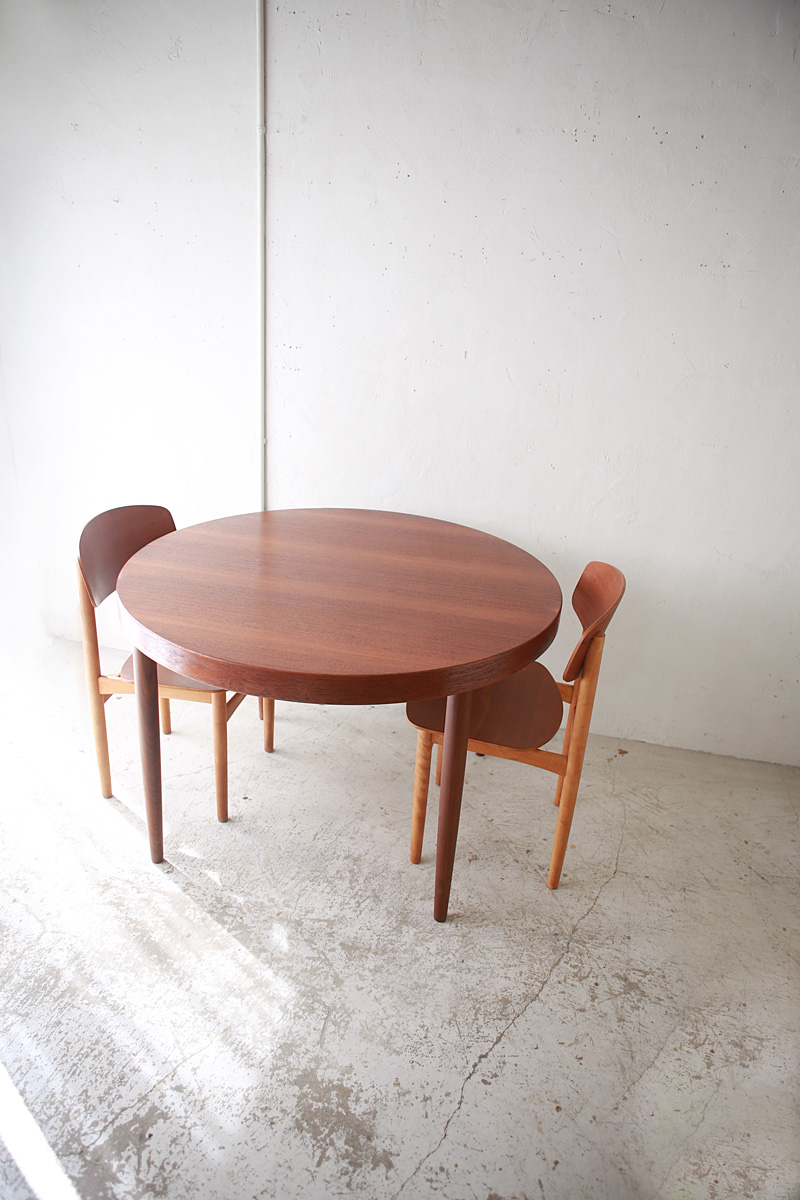 Round Dining Table from Denmark | phono | 金沢 北欧 中古家具 / デンマーク オランダ ヴィンテージ家具