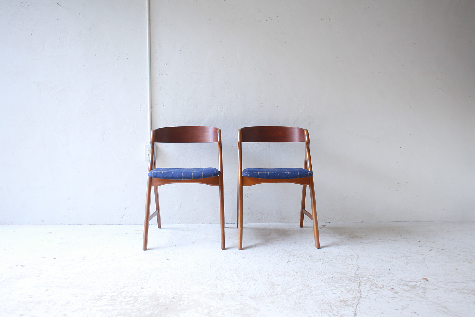 Dining Chair ” Model 71 / Compass Chair ” by Henning Kjaernulf