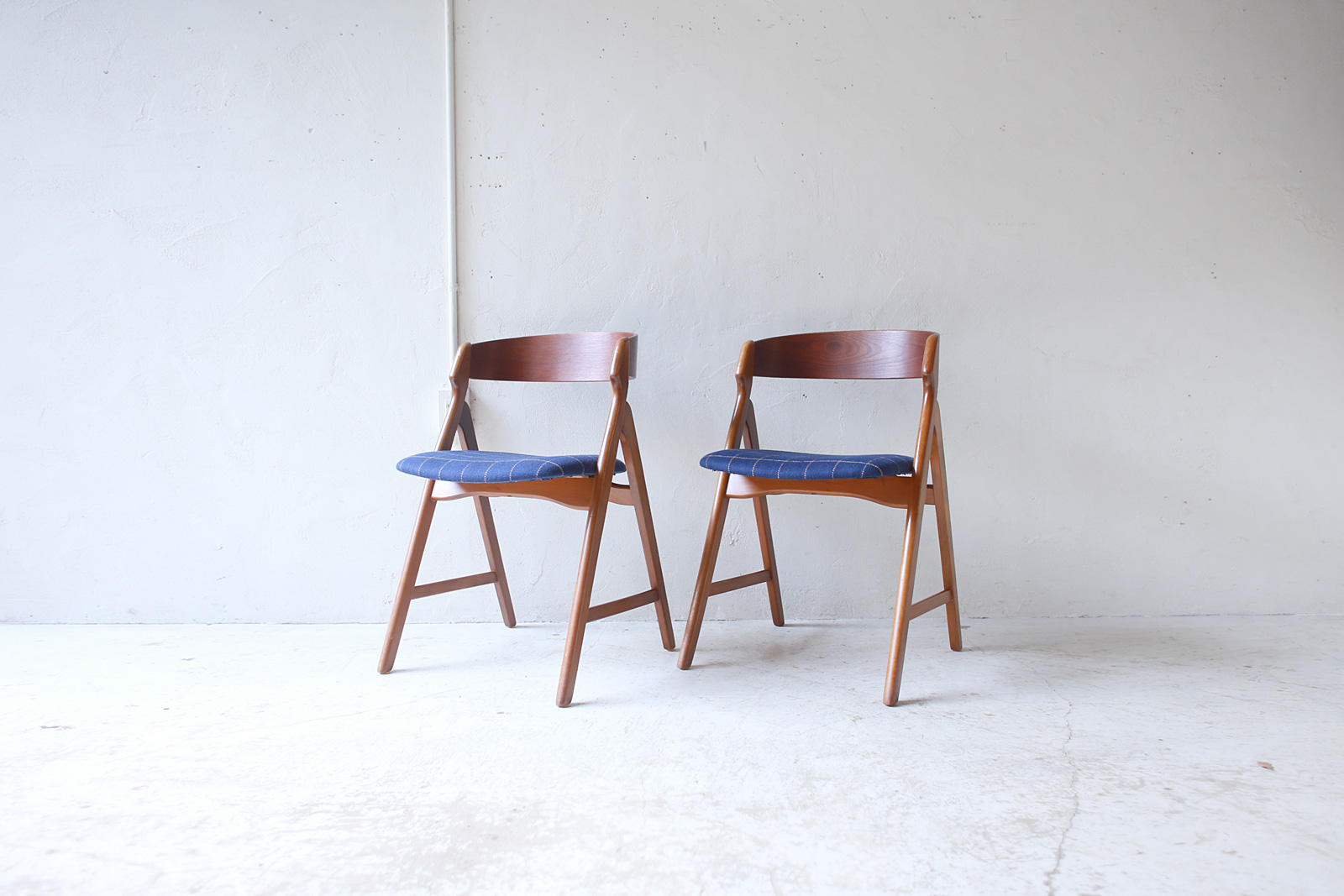 Dining Chair ” Model 71 / Compass Chair ” by Henning Kjaernulf