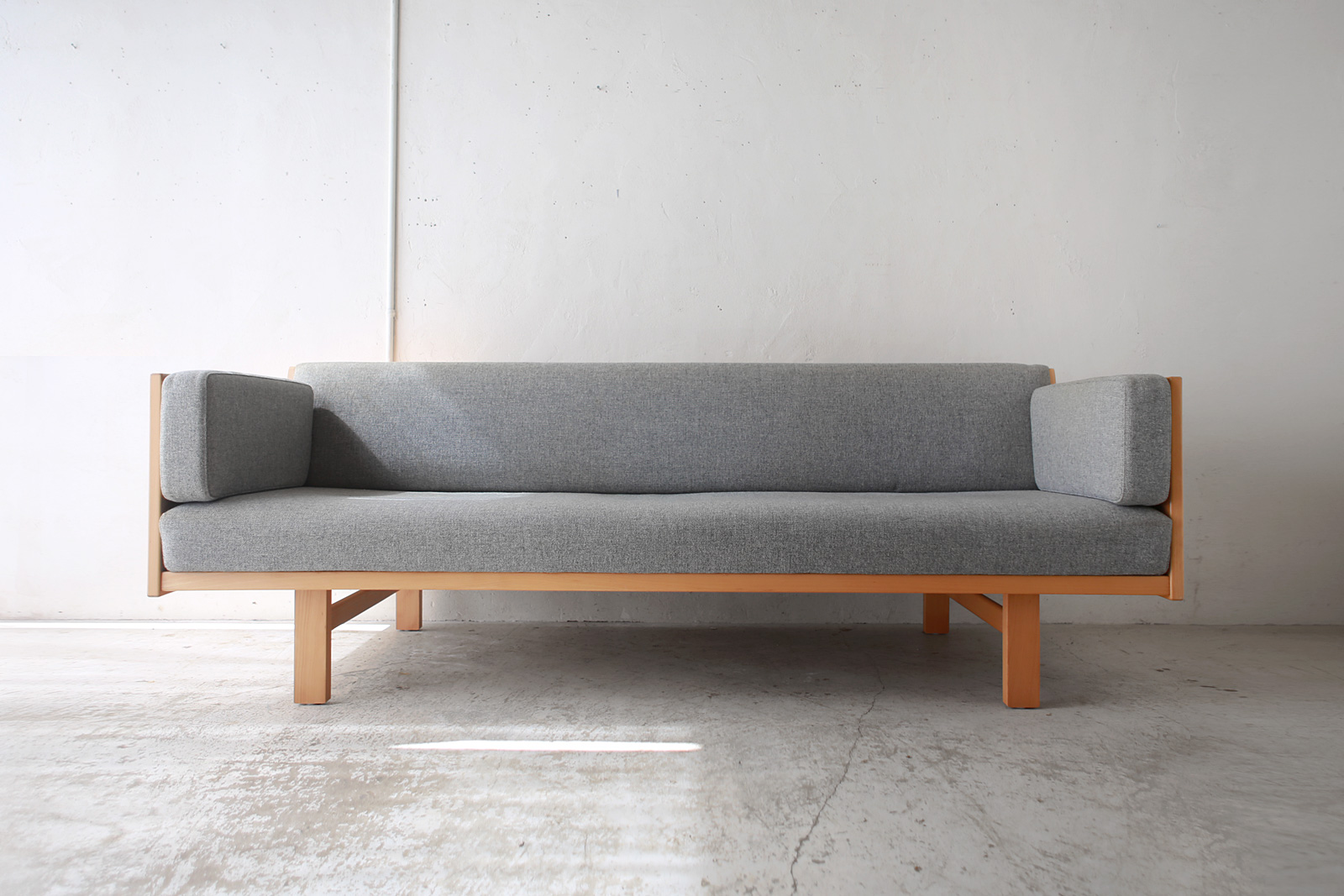 Daybed Sofa ” GE259 ” by Hans. J. Wegner | phono | 金沢 北欧 中古 
