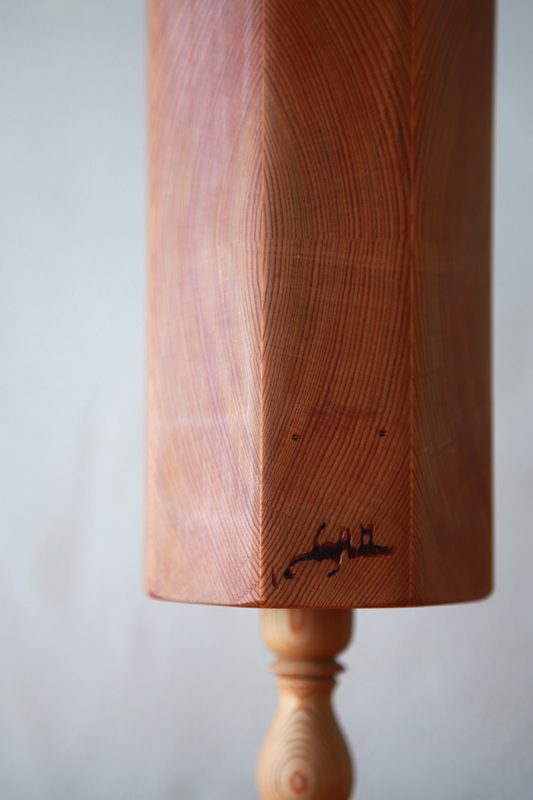  北欧ヴィンテージ スウェーデンの木工デザイナー Leif Wikner による パイン材テーブルランプ