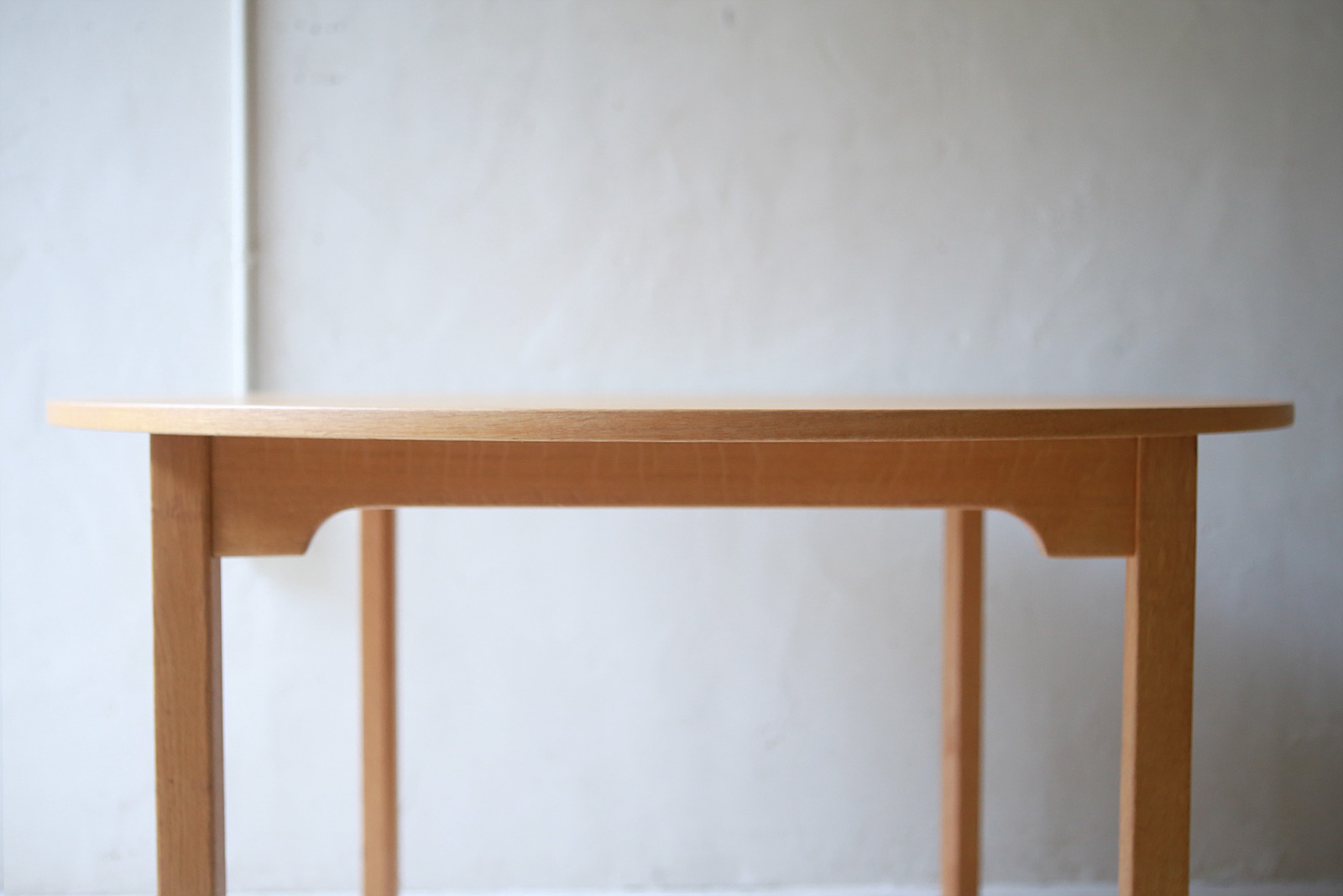 北欧ヴィンテージ家具／デンマーク家具 Borge Mogensen （ボーエ・モーエンセン）デザインによるフレデリシア社製 ラウンドダイニングテーブル