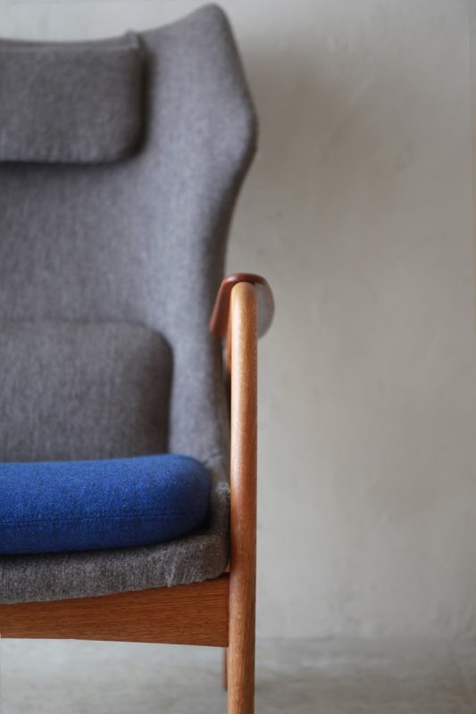 オランダヴィンテージ家具の bovenkamp 社 Aksel Vender Madsenにデザインによるハイバックチェア