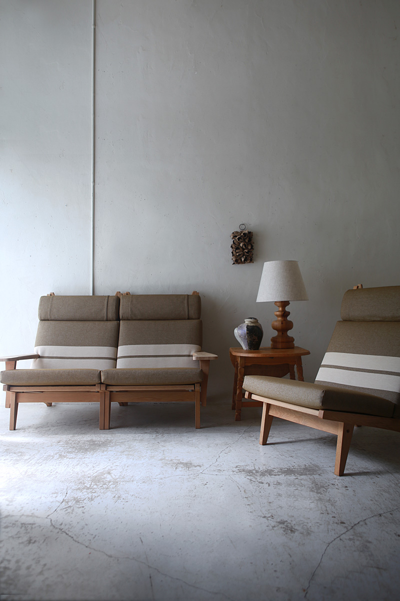 北欧ヴィンテージ家具 デンマークのHans Wegner (ハンス・ウェグナー）デザインの3シーターソファ「GE375」