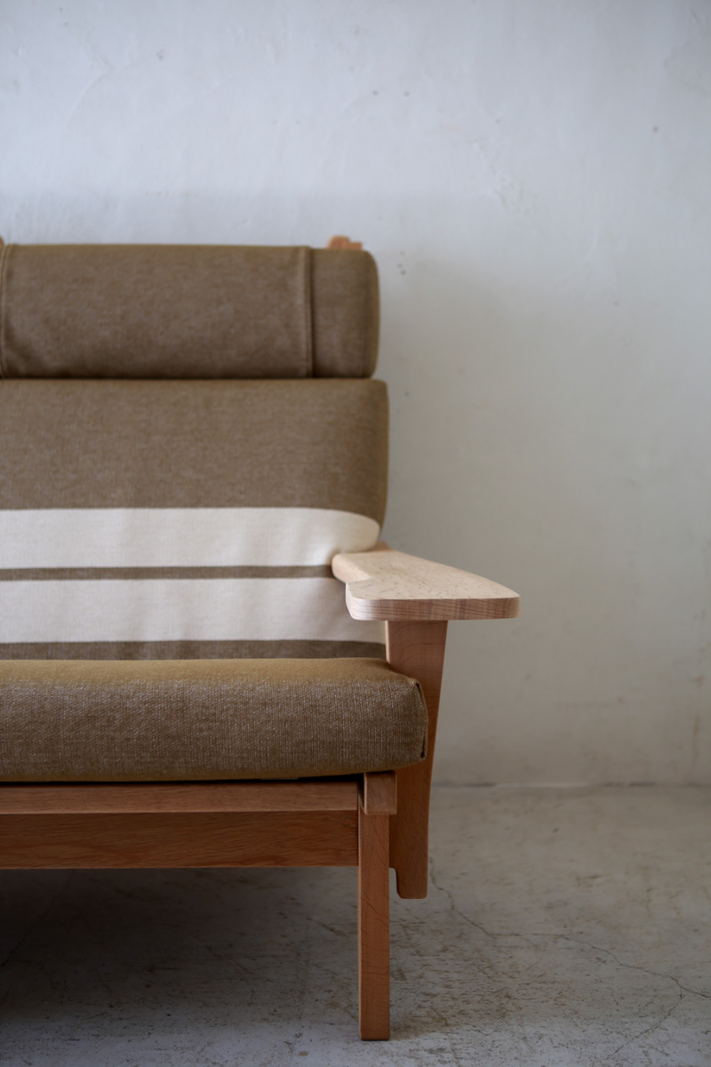 北欧ヴィンテージ家具 デンマークのHans Wegner (ハンス・ウェグナー）デザインの3シーターソファ「GE375」