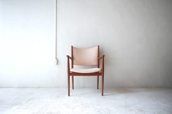 北欧ヴィンテージ家具 デンマークのHans Wegner (ハンス・ウェグナー）デザインのJohannes Hansen(ヨハネス・ハンセン）社製アームチェア「JH513」