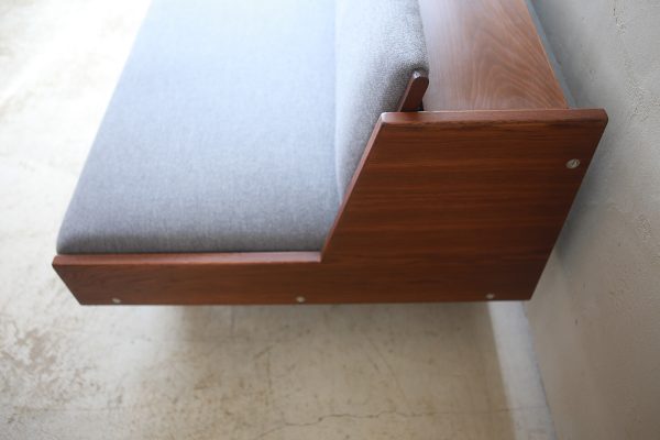 北欧ヴィンテージ家具のHans Wegner（ハンス・ウェグナー）デザインによるGETAMA社デイベッドソファ GE258