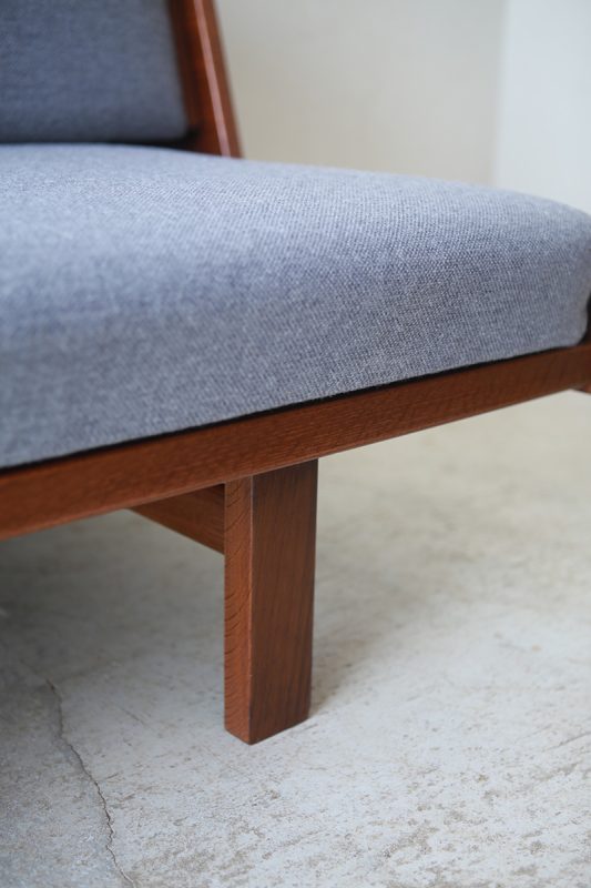 北欧ヴィンテージ家具のHans Wegner（ハンス・ウェグナー）デザインによるGETAMA社デイベッドソファ GE258
