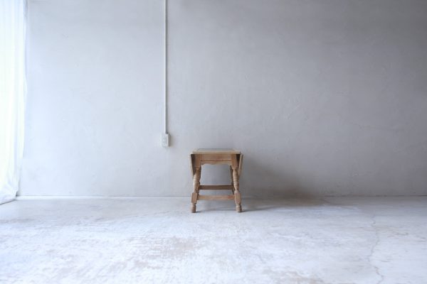 北欧ヴィンテージ家具 ／デンマーク製オーク材バタフライタイルテーブル