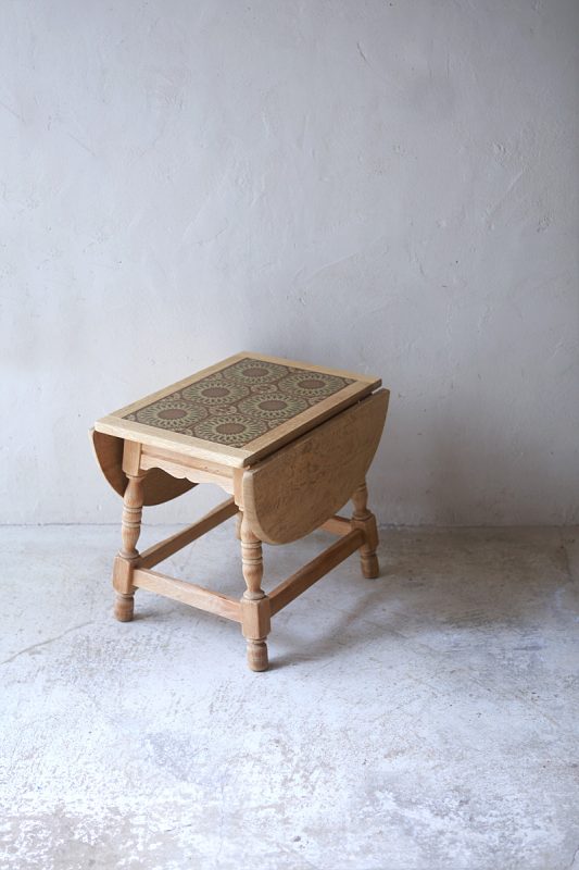 北欧ヴィンテージ家具 ／デンマーク製オーク材バタフライタイルテーブル