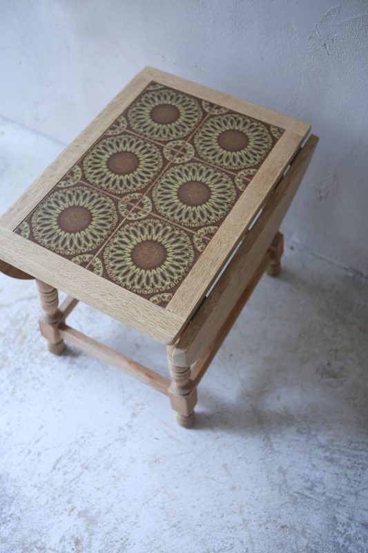 北欧ヴィンテージ家具 ／デンマーク製オーク材バタフライタイルテーブル