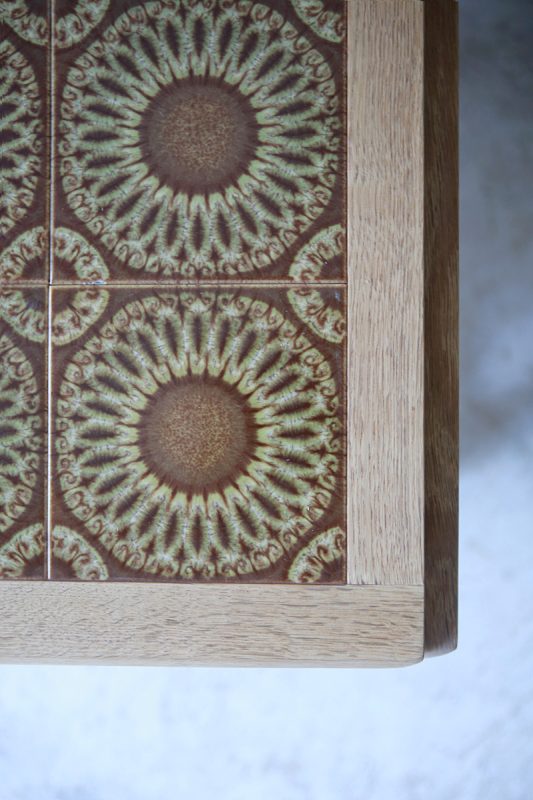 北欧ヴィンテージ家具 ／デンマーク製オーク材バタフライタイルテーブル