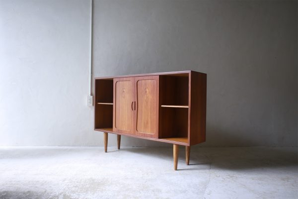北欧ヴィンテージ家具 ／デンマーク製チーク材キャビネット　サイドボード