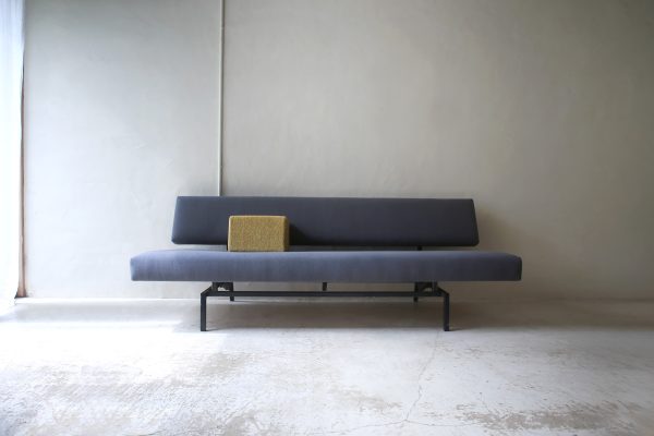 北欧ヨーロッパ　ヴィンテージ家具　オランダ Martin Visser デザインによるSpectrum社製ディベッド br03