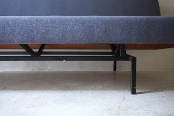北欧ヨーロッパ　ヴィンテージ家具　オランダ Martin Visser デザインによるSpectrum社製ディベッド br03