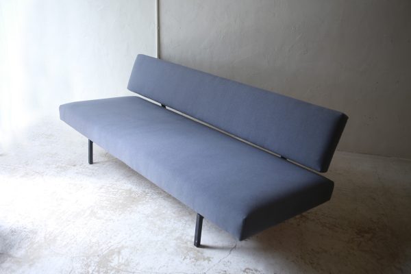 北欧ヨーロッパ　ヴィンテージ家具　オランダ Martin Visser デザインによるSpectrum社製ディベッド br03