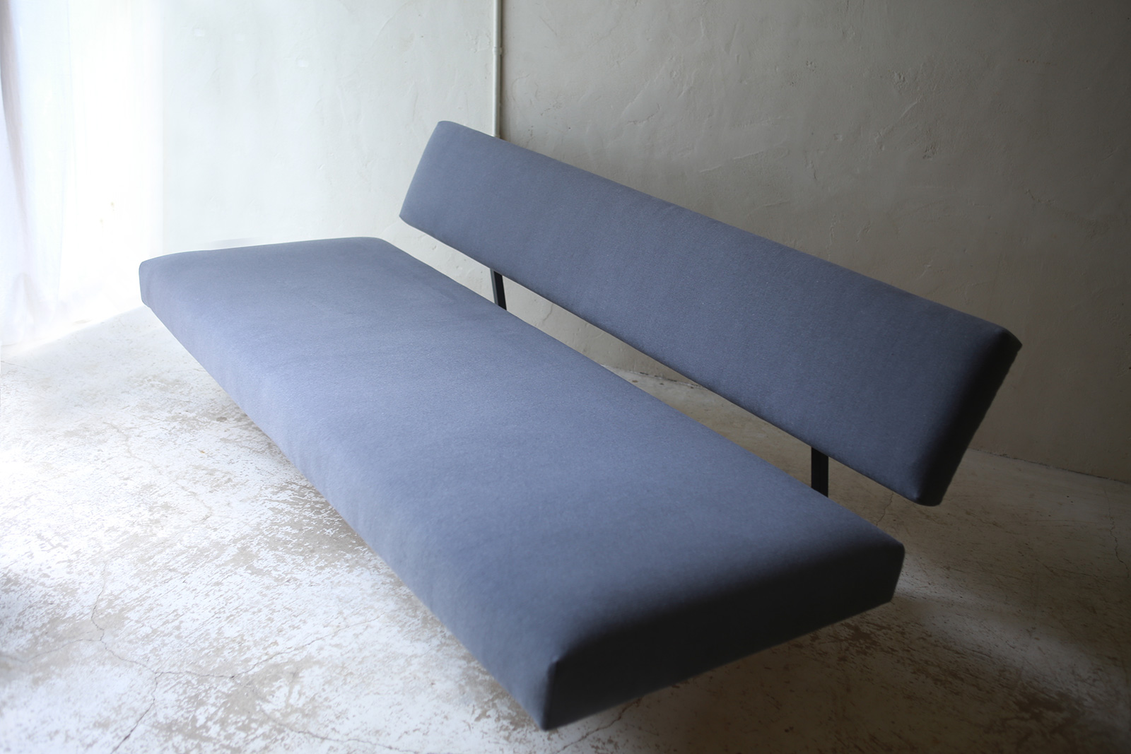 北欧ヨーロッパ　ヴィンテージ家具　オランダ Martin Visser デザインによるSpectrum社製ディベッド br03 