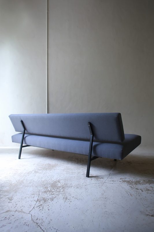 北欧ヨーロッパ　ヴィンテージ家具　オランダ Martin Visser デザインによるSpectrum社製ディベッド br03