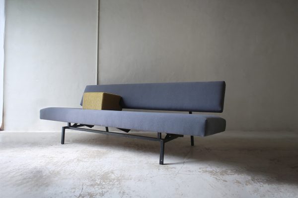 北欧ヨーロッパ　ヴィンテージ家具　オランダ Martin Visser デザインによるSpectrum社製ディベッド br03