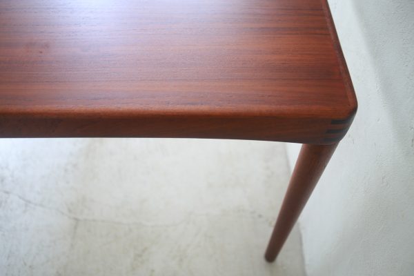 北欧ヴィンテージ家具／デンマークのデザイナーH.W. Klein（ヘンリー・ウォルター・クレイン ）デザインによるBramin社製チーク材ダイニングテーブル