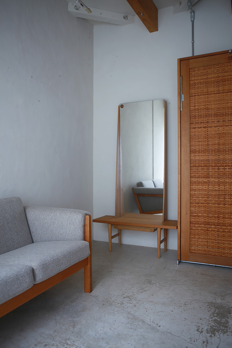北欧ヴィンテージ家具／デンマークのデザイナー Hans.J.Wegner（ハンス・ウェグナー ）デザインによるGETAMA社製オーク材ソファ「GE40」