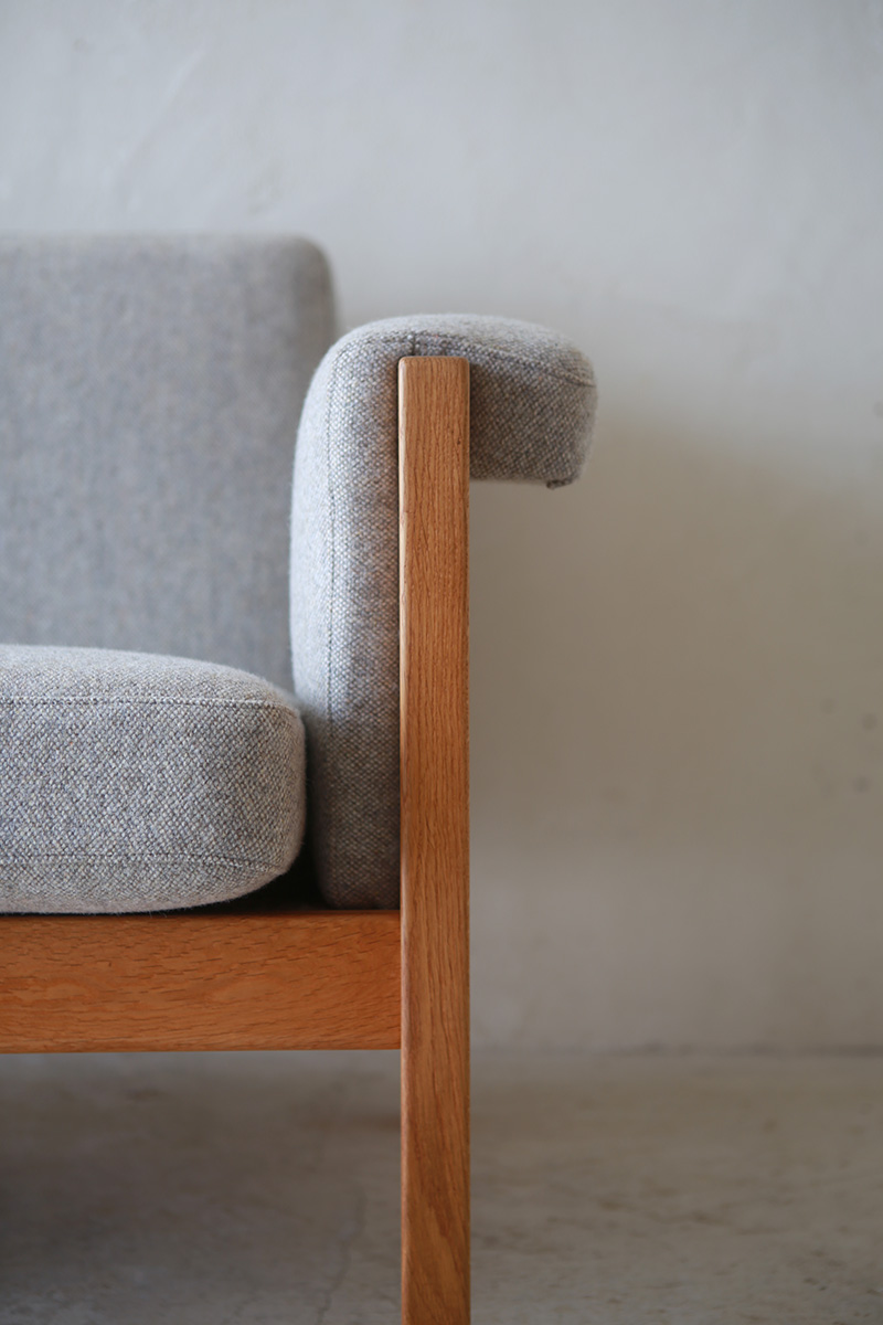 北欧ヴィンテージ家具／デンマークのデザイナー Hans.J.Wegner（ハンス・ウェグナー ）デザインによるGETAMA社製オーク材ソファ「GE40」