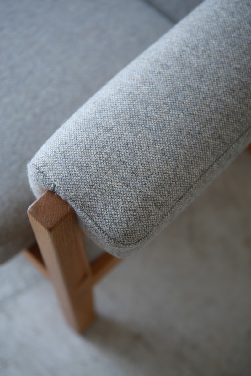 北欧ヴィンテージ家具／デンマークのデザイナー Hans.J.Wegner（ハンス・ウェグナー ）デザインによるGETAMA社製オーク材ソファ「GE40」