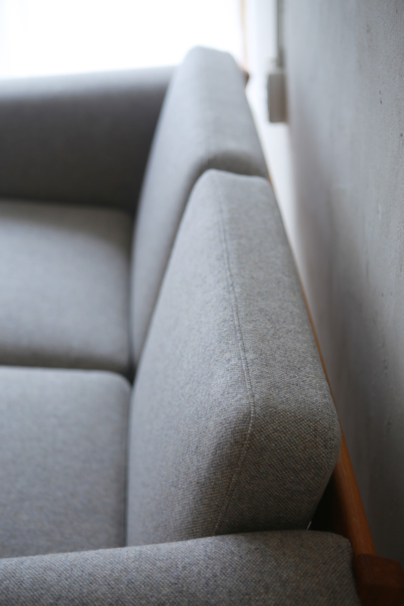 北欧ヴィンテージ家具／デンマークのデザイナー Hans.J.Wegner（ハンス・ウェグナー ）デザインによるGETAMA社製オーク材ソファ「GE40」