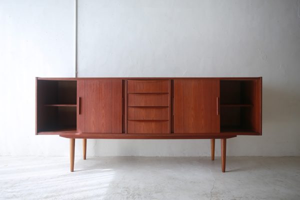 北欧ヴィンテージ家具／デンマーク製チーク材サイドボード／ローボード