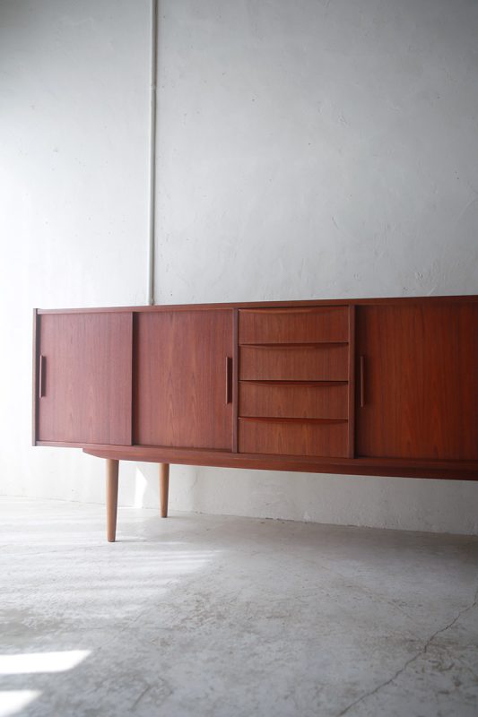 北欧ヴィンテージ家具／デンマーク製チーク材サイドボード／ローボード