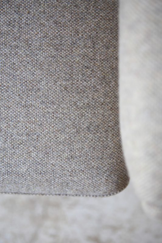 北欧ヴィンテージ家具のHans Wegner（ハンス・ウェグナー）デザインによるオーク材 3シートソファ GE236 GE235