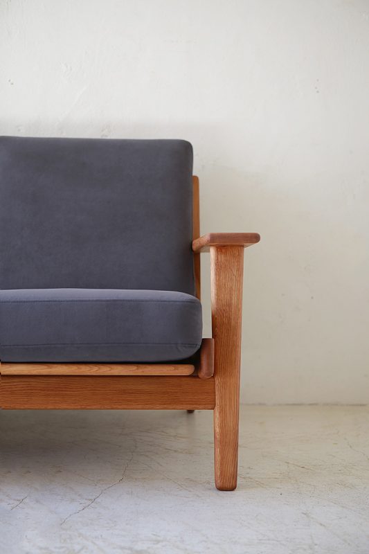 北欧ヴィンテージ家具のHans Wegner（ハンス・ウェグナー）デザインによるオーク材GETAMA社ソファ GE290