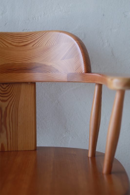 北欧ヴィンテージ家具のフィンランド Asko社製 パイン材アームチェア