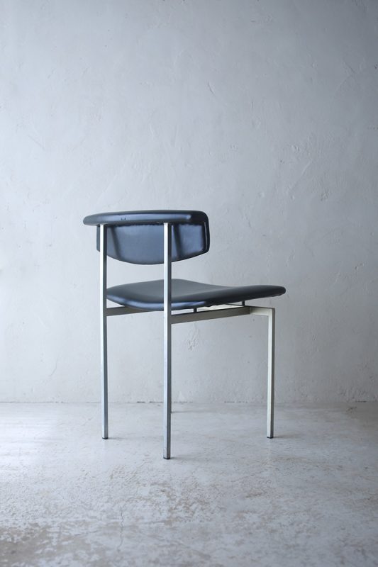 オランダ ヴィンテージ家具 Rudolf Wolf デザインによるダイニングチェア Alpha