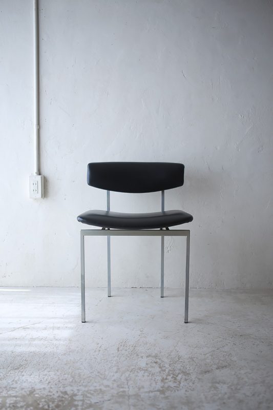 オランダ ヴィンテージ家具 Rudolf Wolf デザインによるダイニングチェア Alpha