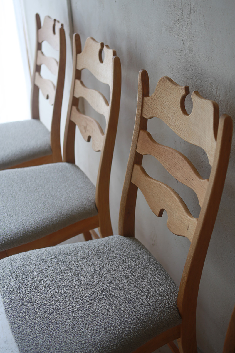 北欧ヴィンテージ家具／デンマークのデザイナー Henry Henning Kjaernulf（ヘンリー　ヘニング・ケアヌルフ ）デザインによるオーク材ダイニングチェア