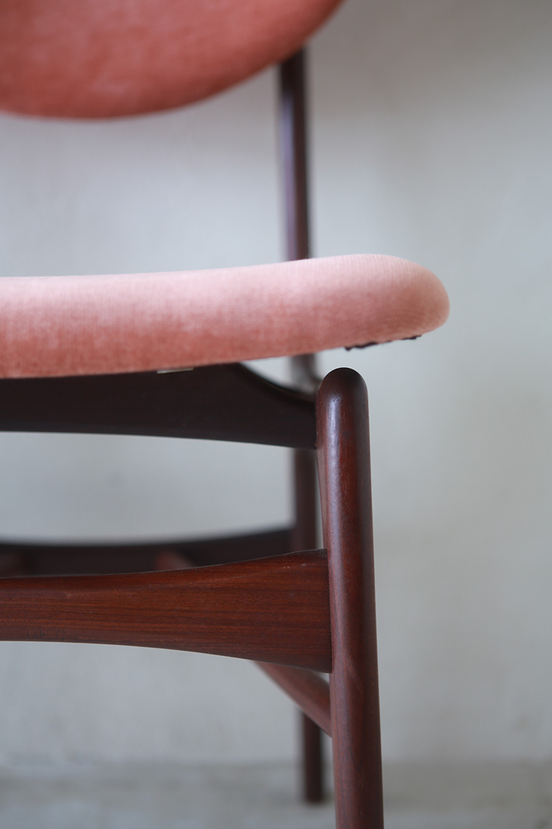ヴィンテージ家具　オランダのlouis van teeffelen デザインによるWebe社製ダイニングチェア Hamar