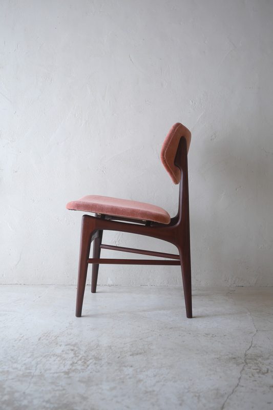 ヴィンテージ家具　オランダのlouis van teeffelen デザインによるWebe社製ダイニングチェア Hamar