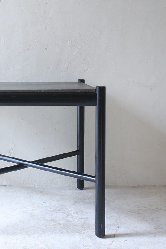 北欧ヴィンテージ家具／デンマークのデザイナー Mogens Lassen（モーエンス・ラッセン）デザインによるFritz Hansen（フリッツ・ハンセン）社製　ダイニングテーブル