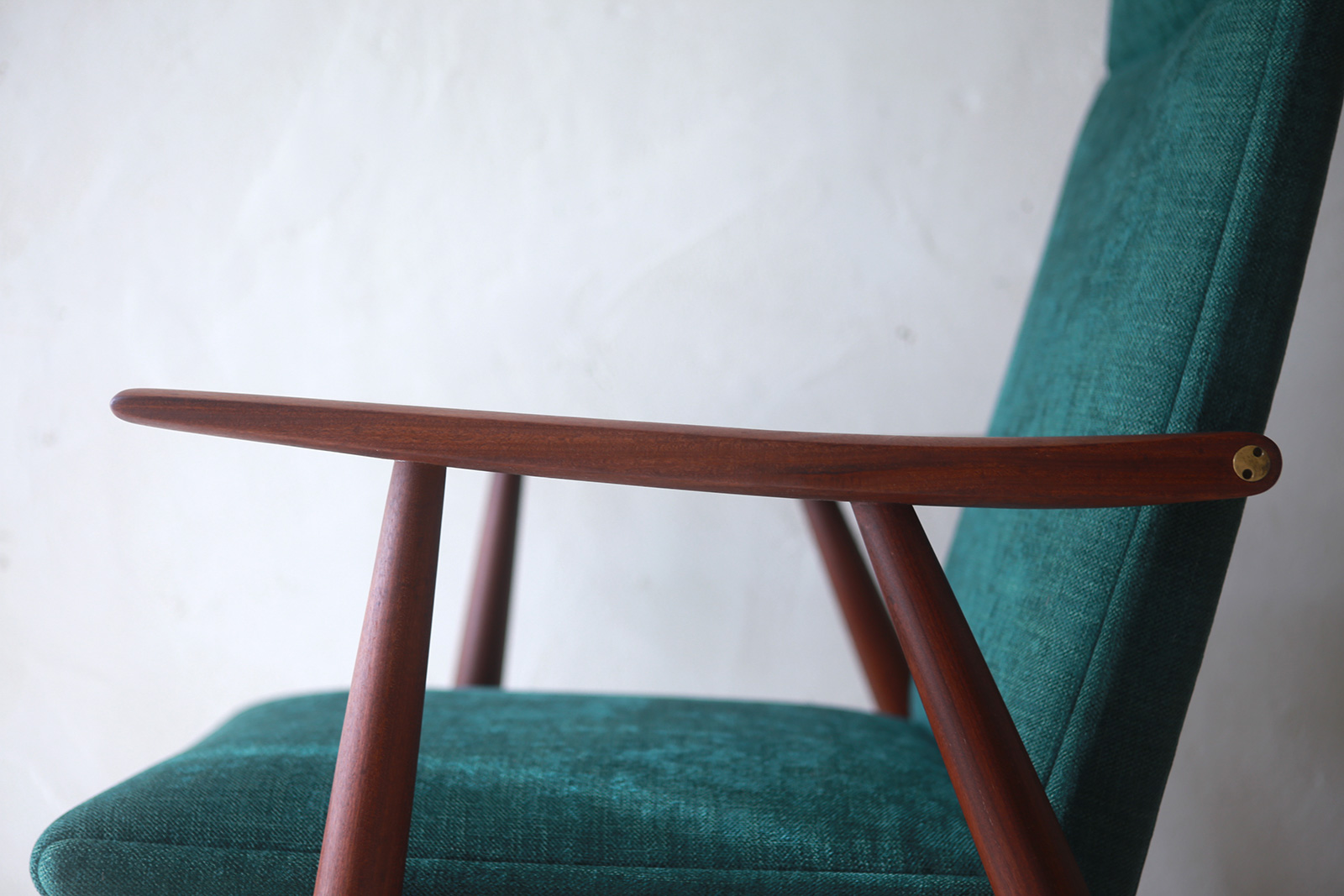 北欧ヴィンテージ家具 Hans Wegner (ハンス ウェグナー) デザインによるGETAMA社製チーク材ハイバックチェア「GE260」