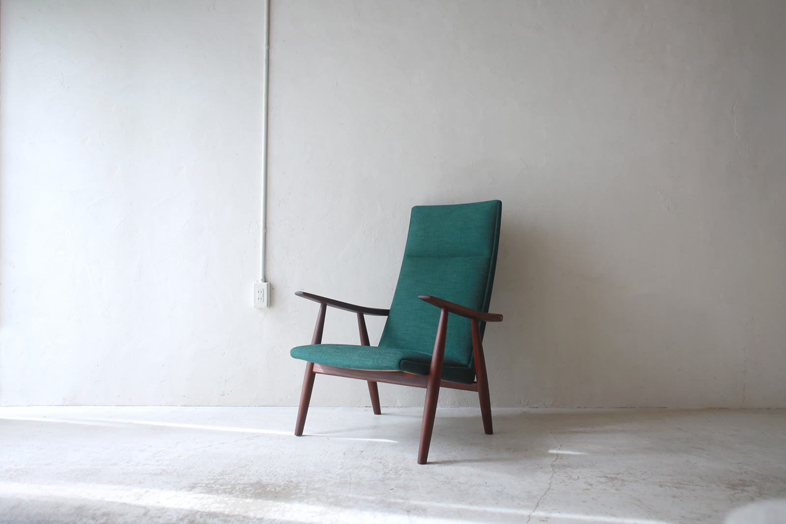 北欧ヴィンテージ家具 Hans Wegner (ハンス ウェグナー) デザインによるGETAMA社製チーク材ハイバックチェア「GE260」