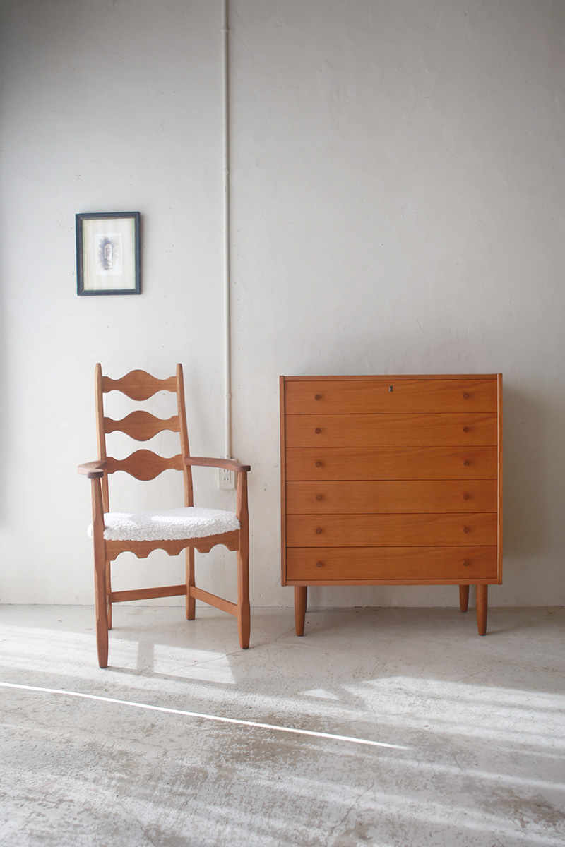 北欧ヴィンテージ家具／デンマーク家具メーカーDomino Mobler社製　オーク材チェスト