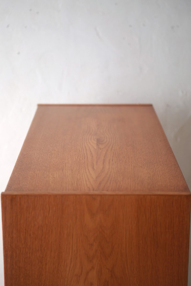 北欧ヴィンテージ家具／デンマーク家具メーカーDomino Mobler社製　オーク材チェスト