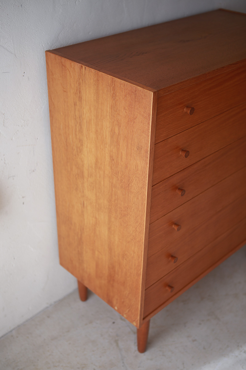北欧ヴィンテージ家具／デンマーク家具メーカーDomino Mobler社製　オーク材チェスト