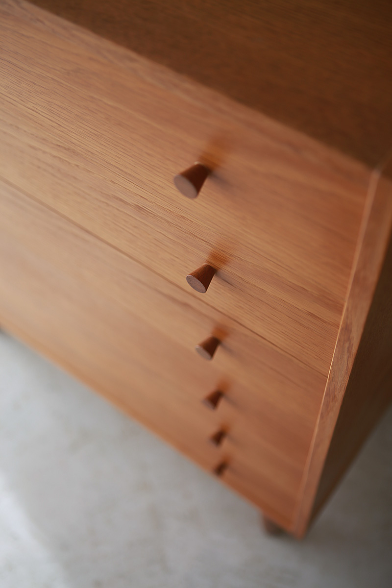 北欧ヴィンテージ家具／デンマーク家具メーカーDomino Mobler社製　オーク材チェスト