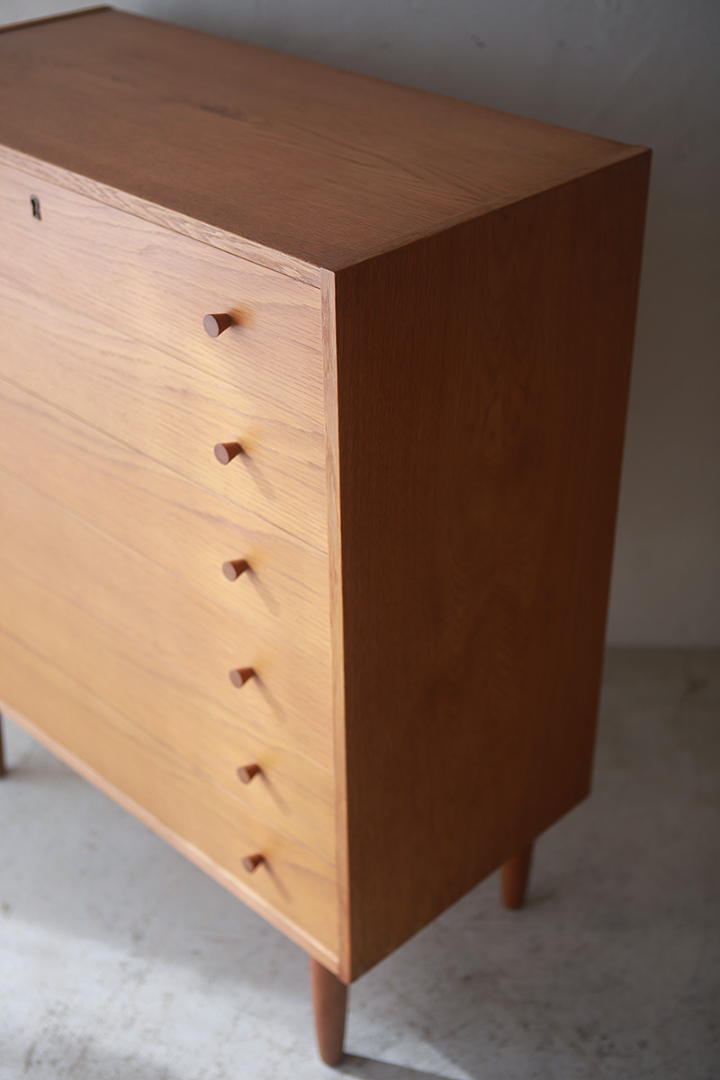 北欧ヴィンテージ家具／デンマーク家具メーカーDomino Mobler社製　オーク材チェスト
