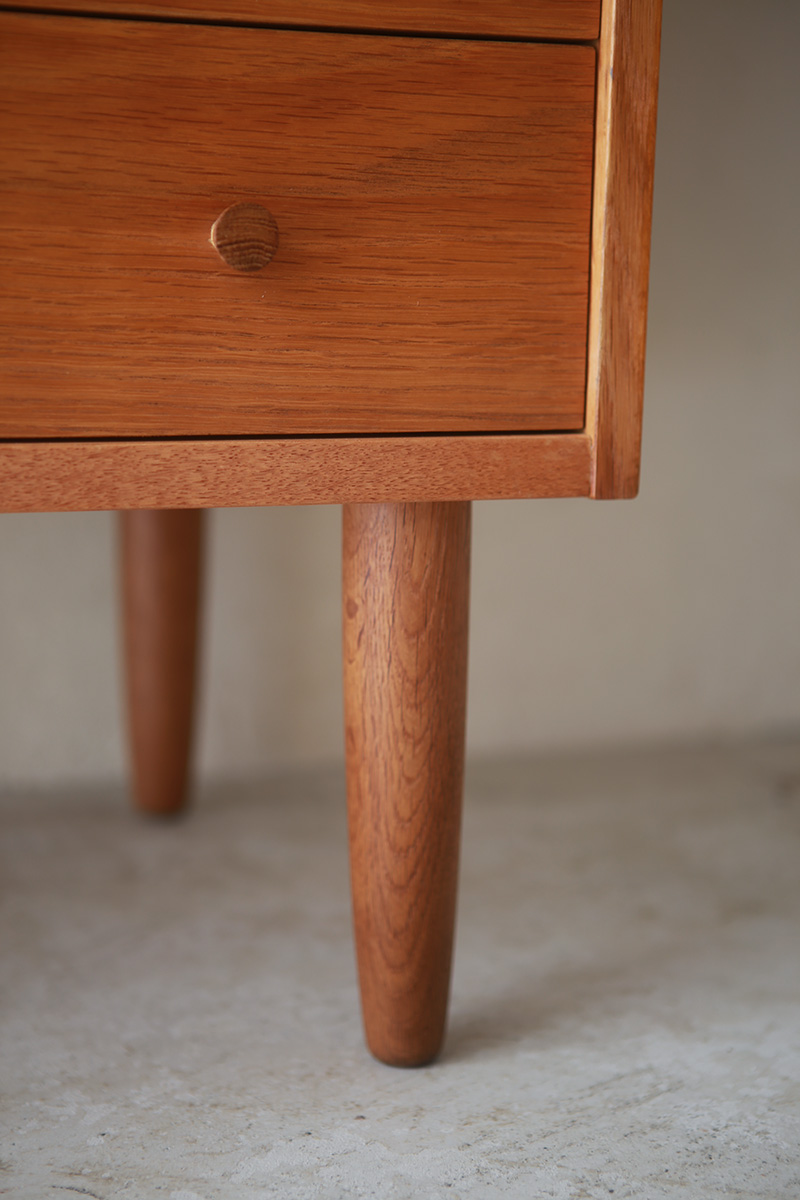 北欧ヴィンテージ家具／デンマーク家具メーカーDomino Mobler社製　オーク材チェスト